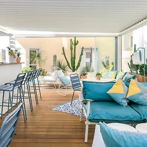 The Deck By Happyculture מלון