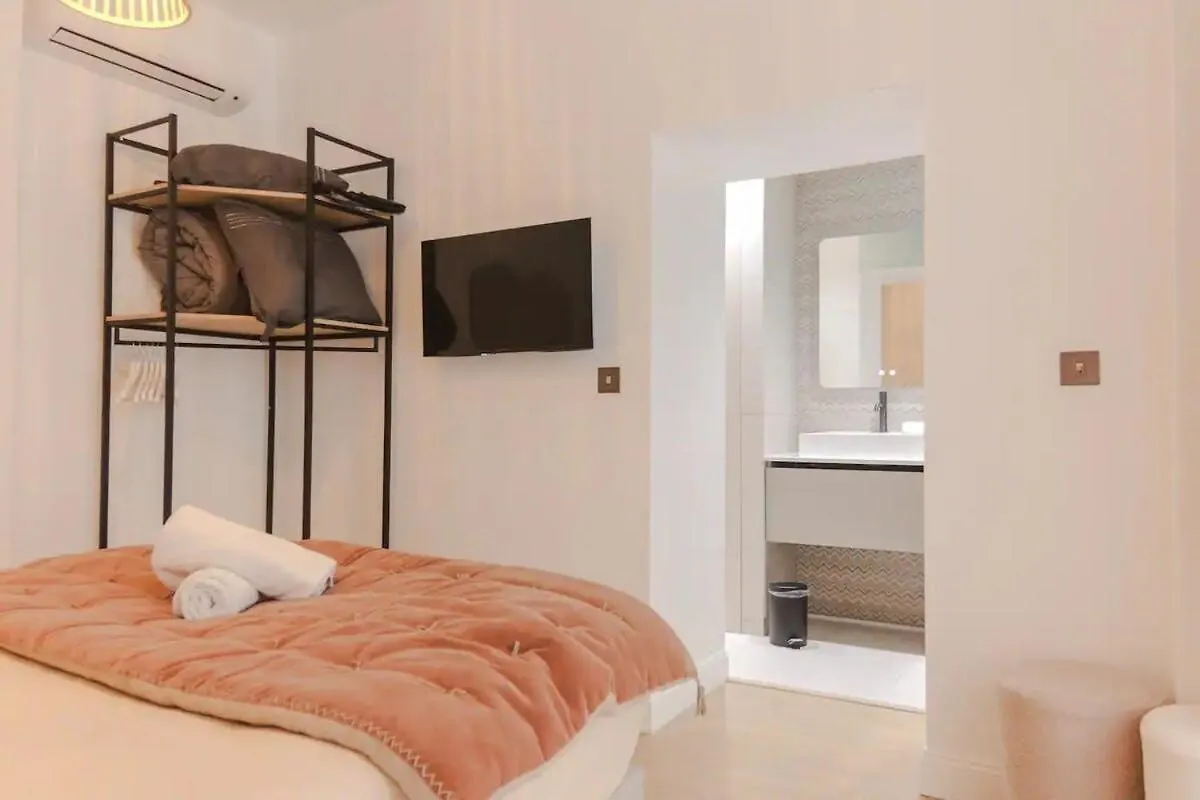 Apartment Angleterre 3 - Nice Centre - 3 Pieces 2 Sdb France